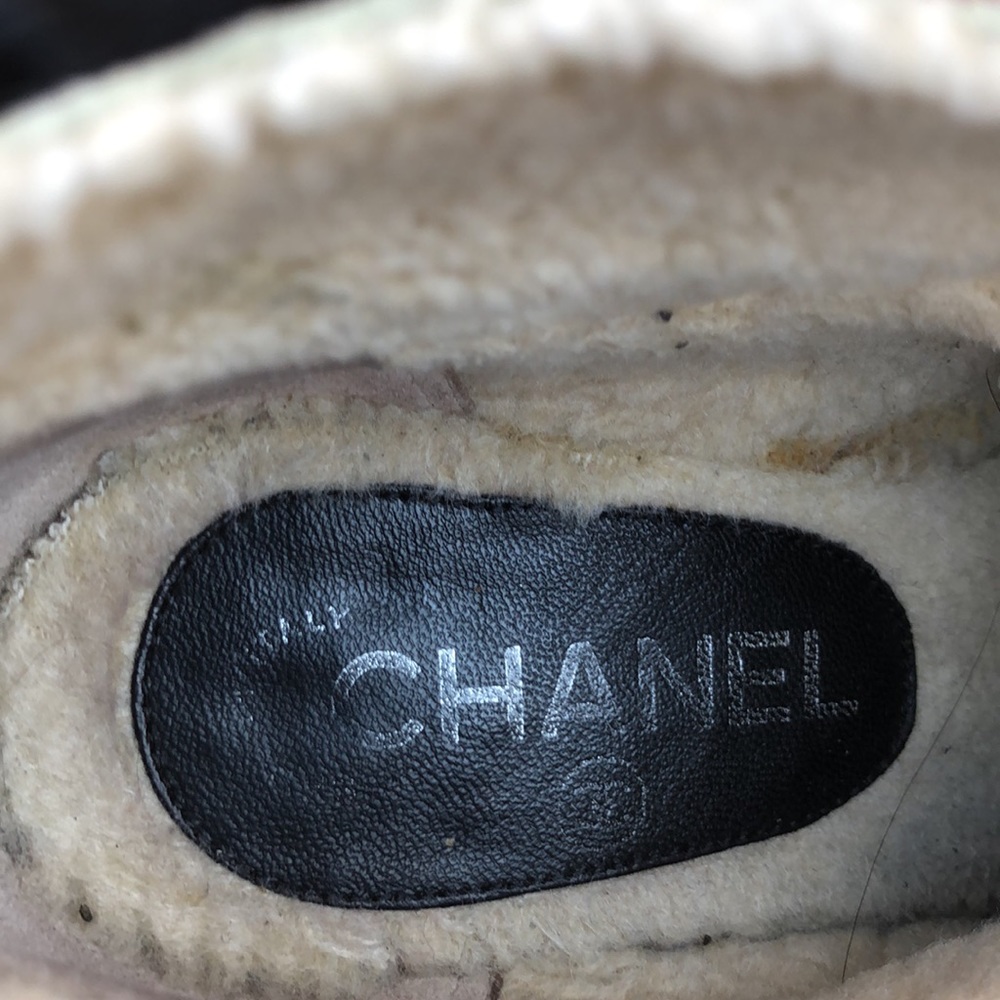 CHANEL grey leather ankle boots size 70, heels 1.5” - Picture 7 of 8